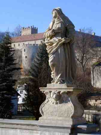 socha na zpadn balustrd mostu pes Brtnici