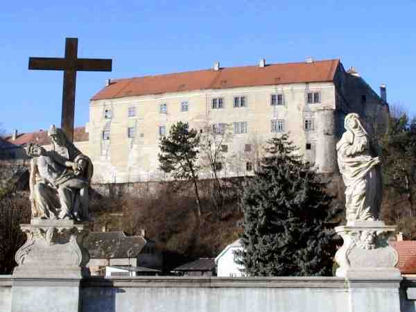 socha na zpadn balustrd mostu pes Brtnici