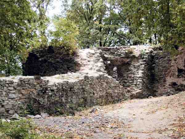 pedhrad - okrouhl bata od severovchodu