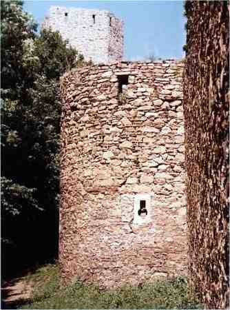 vchodn podkovovita bata severn hradby 2. ndvo, v pozad severn husitsk v 4. ndvo