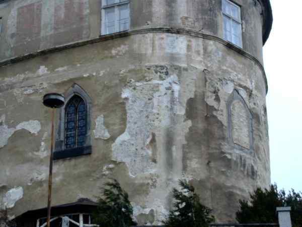 zdivo kaple, pvodn gotick baty