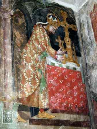kostel P. Marie - ostatkové scény - ukládání ostatků do zlatého zemského kříže